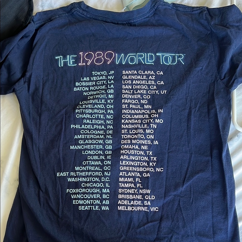 1989 Taylor Swift Graphic T-Shirt - Picture 2 of 2